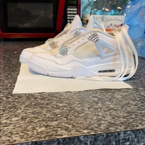 Jordan Retro 4 pure money